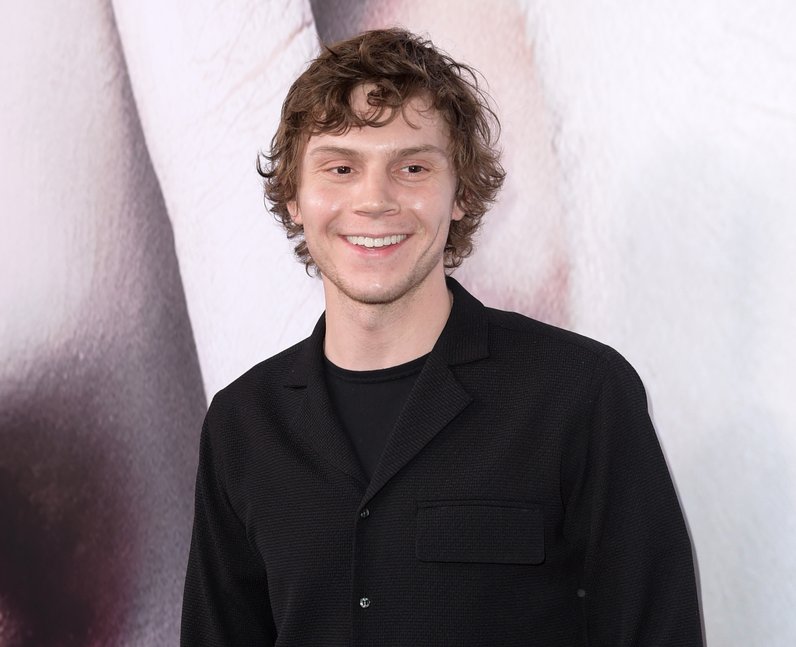 AHS: Apocalypse cast - Evan Peters